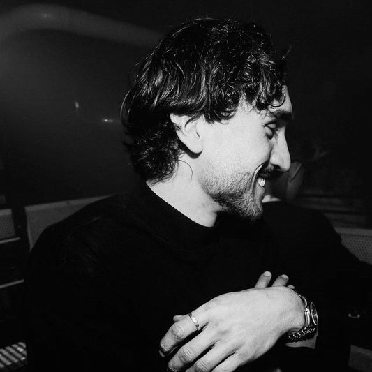 A CHAT W/ ELLIOT KEITH